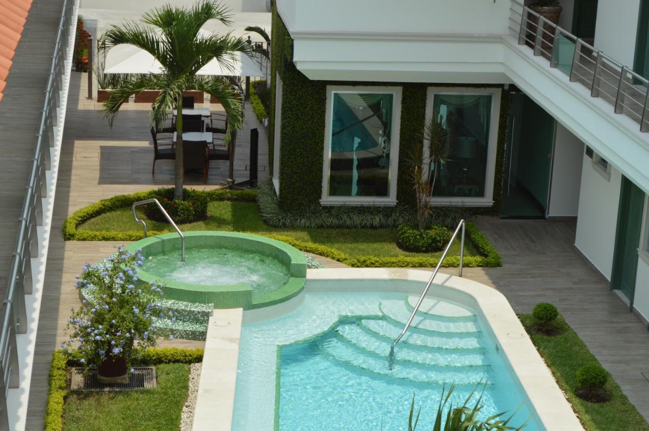 Hotel Villa Magna Poza Rica Exterior photo