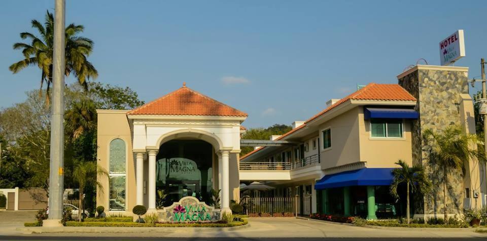 Hotel Villa Magna Poza Rica Exterior photo